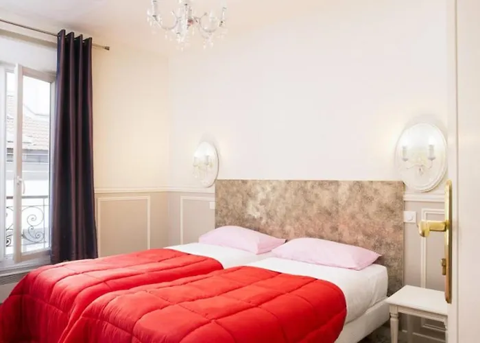 Bastille Hostel