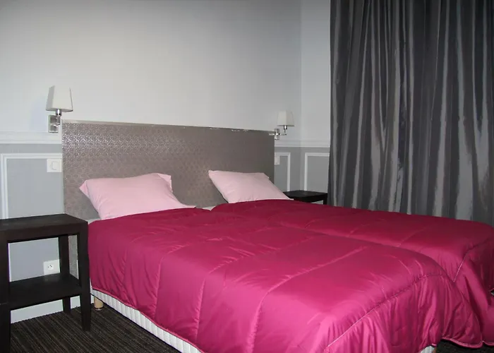 Bastille Hostel